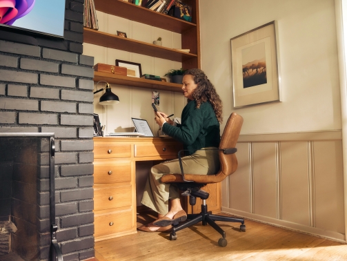 Remote professional working from home as part of an international remote team in Mexico